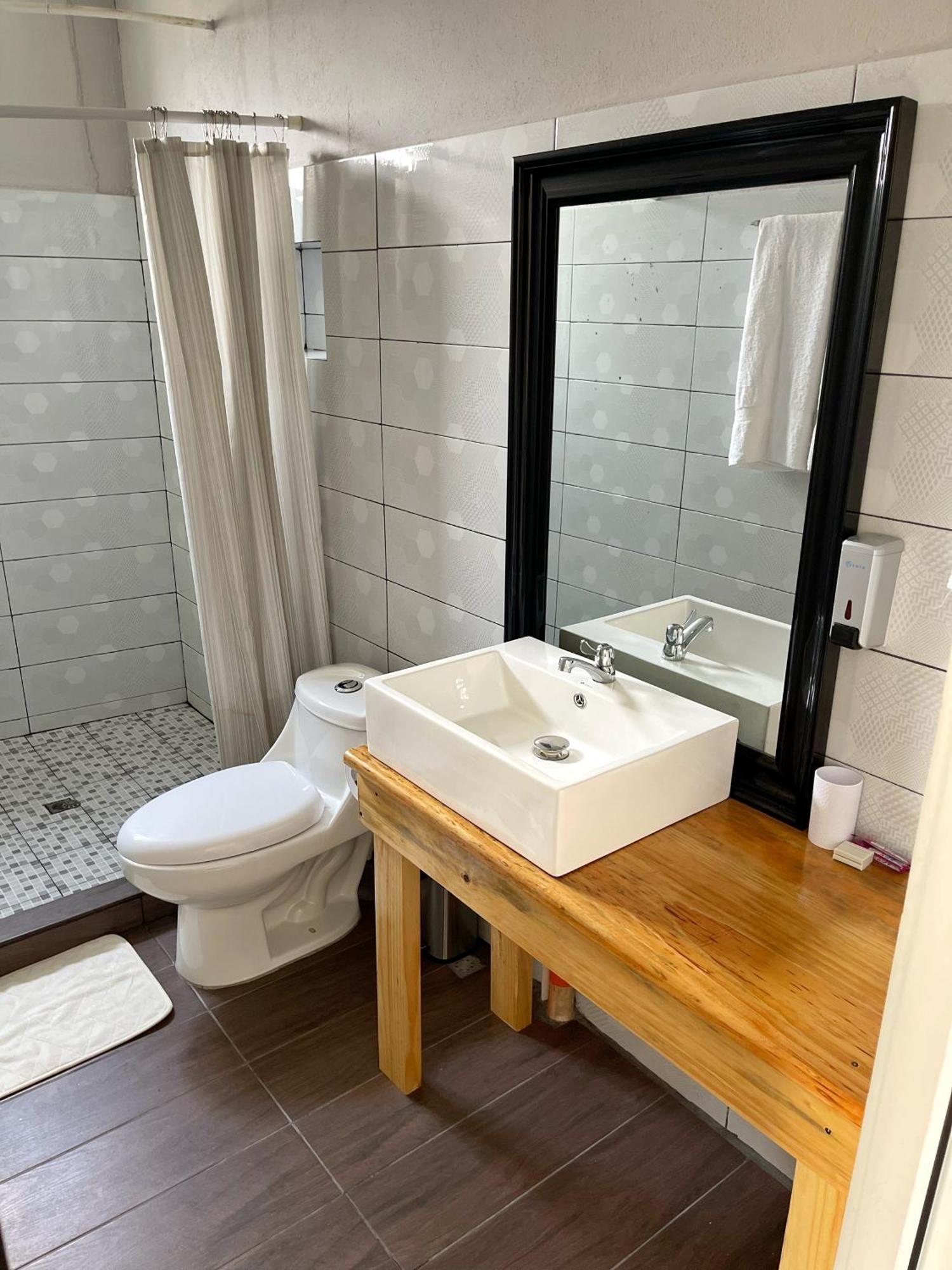 Habitacion Privada Lamat I Сан Педро Ла Лагуна Екстериор снимка