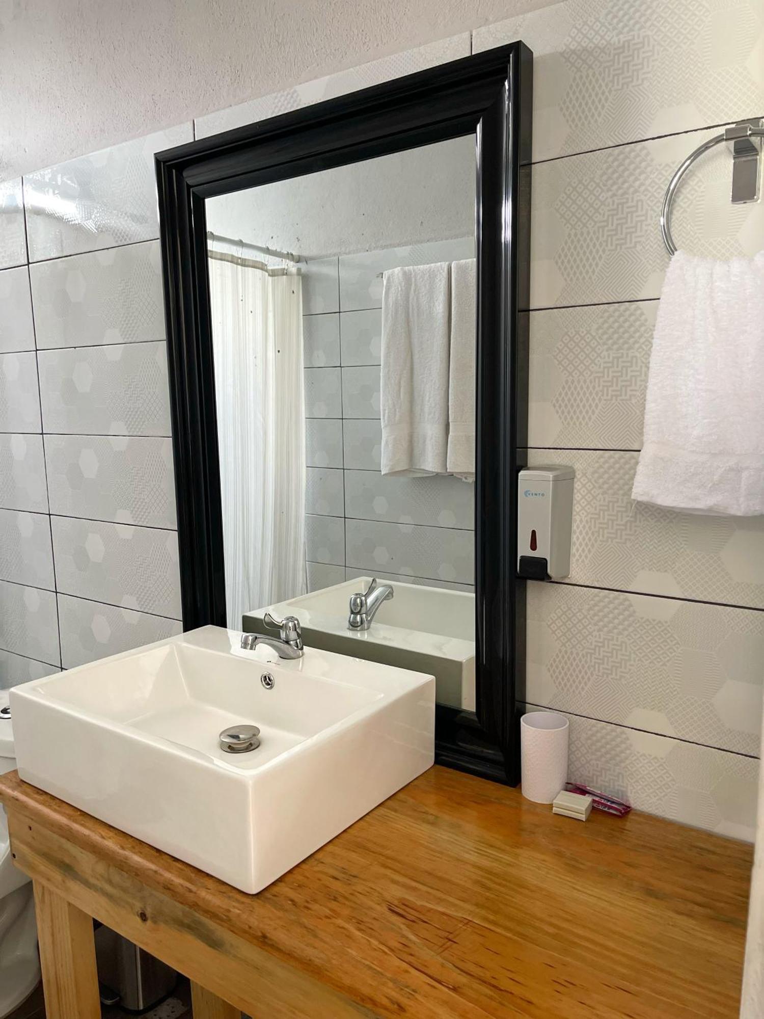 Habitacion Privada Lamat I Сан Педро Ла Лагуна Екстериор снимка
